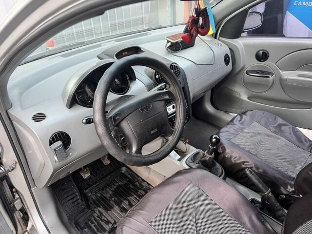 Серый Шевроле Авео, объемом двигателя 1.5 л и пробегом 320 тыс. км за 1193 $, фото 6 на Automoto.ua