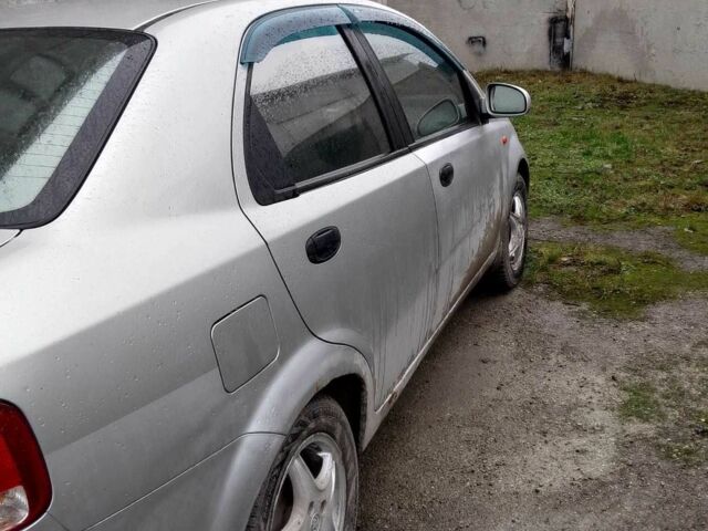 Серый Шевроле Авео, объемом двигателя 1.5 л и пробегом 240 тыс. км за 2318 $, фото 3 на Automoto.ua