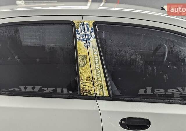 Серый Шевроле Авео, объемом двигателя 1.5 л и пробегом 265 тыс. км за 2800 $, фото 6 на Automoto.ua