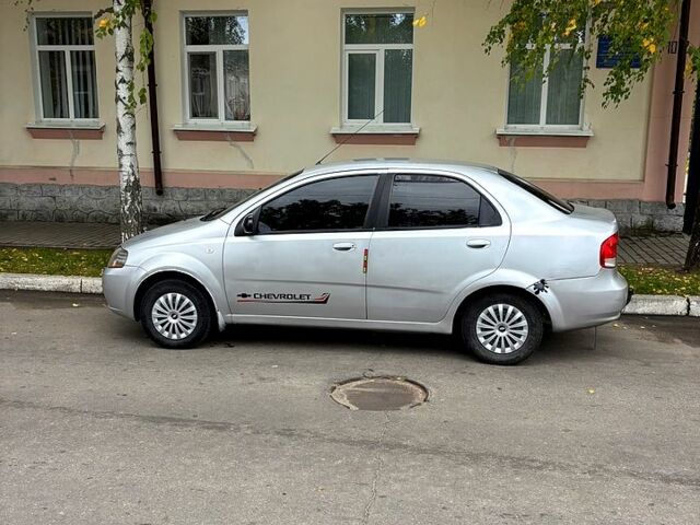 Серый Шевроле Авео, объемом двигателя 1.5 л и пробегом 300 тыс. км за 3000 $, фото 4 на Automoto.ua