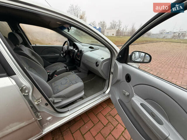 Серый Шевроле Авео, объемом двигателя 1.5 л и пробегом 153 тыс. км за 1500 $, фото 15 на Automoto.ua