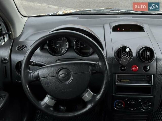Серый Шевроле Авео, объемом двигателя 1.5 л и пробегом 294 тыс. км за 2700 $, фото 11 на Automoto.ua