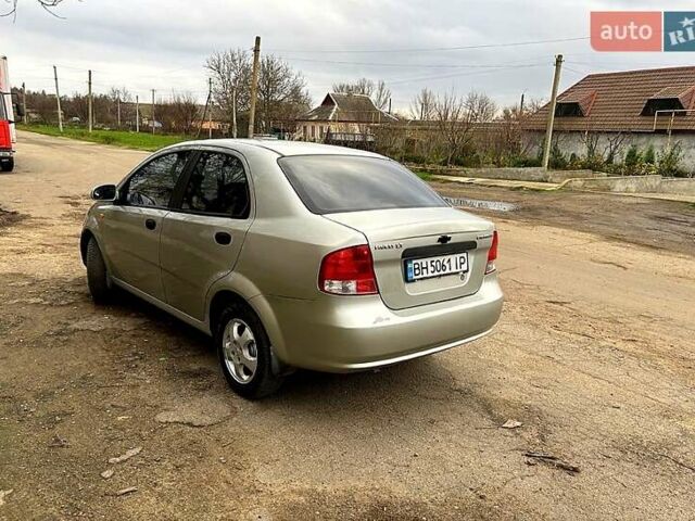 Сірий Шевроле Авео, об'ємом двигуна 1.5 л та пробігом 255 тис. км за 3000 $, фото 4 на Automoto.ua