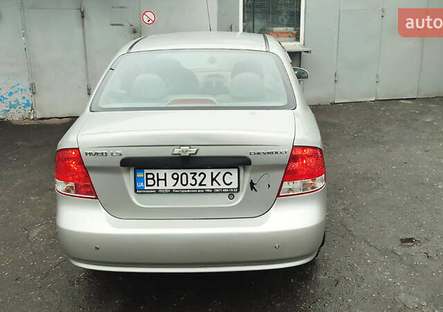 Серый Шевроле Авео, объемом двигателя 1.5 л и пробегом 137 тыс. км за 3500 $, фото 2 на Automoto.ua