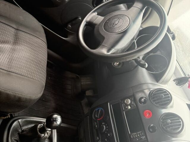 Серый Шевроле Авео, объемом двигателя 1.5 л и пробегом 137 тыс. км за 2350 $, фото 7 на Automoto.ua