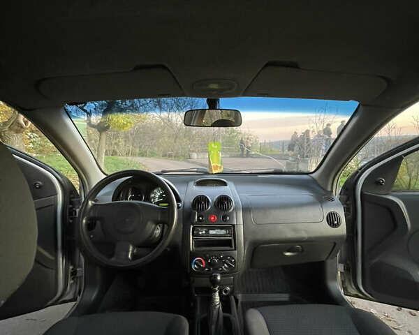 Сірий Шевроле Авео, об'ємом двигуна 1.5 л та пробігом 385 тис. км за 2200 $, фото 8 на Automoto.ua