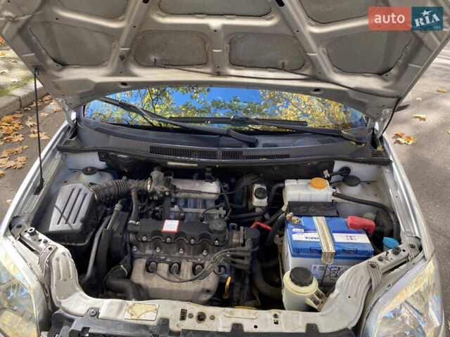 Шевроле Авео 2006 в Николаеве на Automoto.ua Серый Шевроле Авео, объемом двигателя 1.5 л и пробегом 283 тыс. км за 3550 $, фото 6 на Automoto.ua