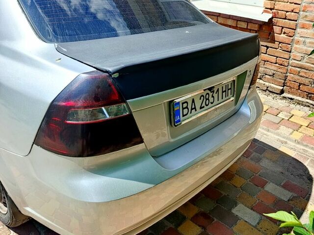 Серый Шевроле Авео, объемом двигателя 1.5 л и пробегом 194 тыс. км за 2800 $, фото 5 на Automoto.ua