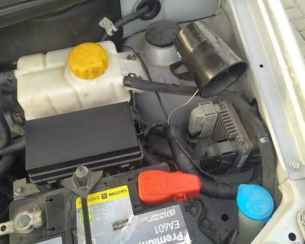 Сірий Шевроле Авео, об'ємом двигуна 1.5 л та пробігом 155 тис. км за 4099 $, фото 24 на Automoto.ua