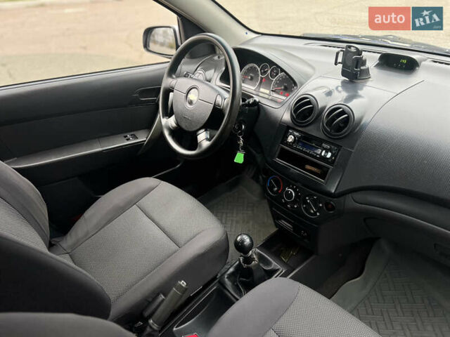 Сірий Шевроле Авео, об'ємом двигуна 1.5 л та пробігом 188 тис. км за 4399 $, фото 15 на Automoto.ua
