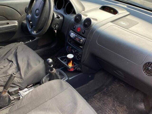 Сірий Шевроле Авео, об'ємом двигуна 0 л та пробігом 332 тис. км за 1900 $, фото 6 на Automoto.ua