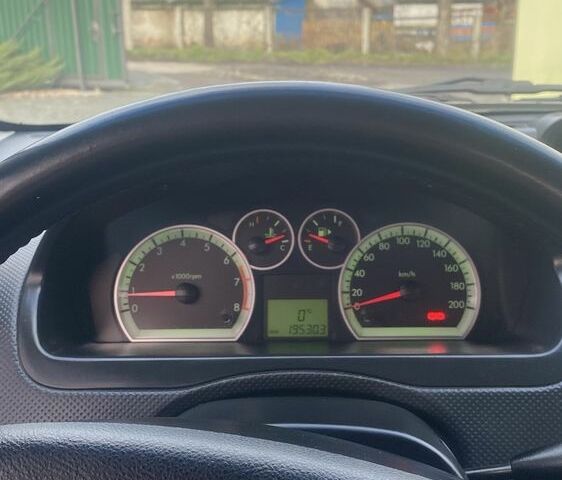 Сірий Шевроле Авео, об'ємом двигуна 1.4 л та пробігом 195 тис. км за 4500 $, фото 10 на Automoto.ua