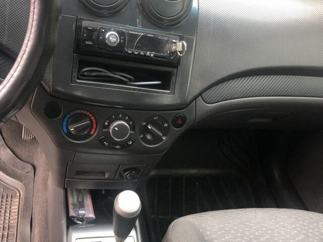 Серый Шевроле Авео, объемом двигателя 1.5 л и пробегом 204 тыс. км за 3500 $, фото 5 на Automoto.ua