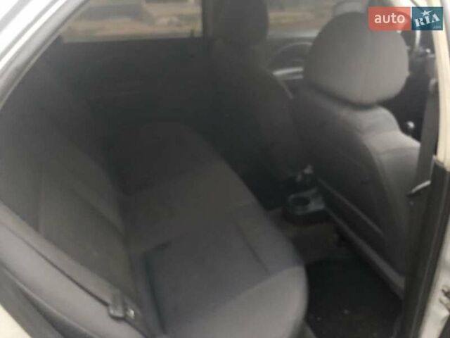 Серый Шевроле Авео, объемом двигателя 1.5 л и пробегом 250 тыс. км за 1600 $, фото 5 на Automoto.ua