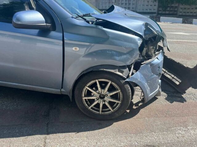 Серый Шевроле Авео, объемом двигателя 0 л и пробегом 205 тыс. км за 1500 $, фото 2 на Automoto.ua