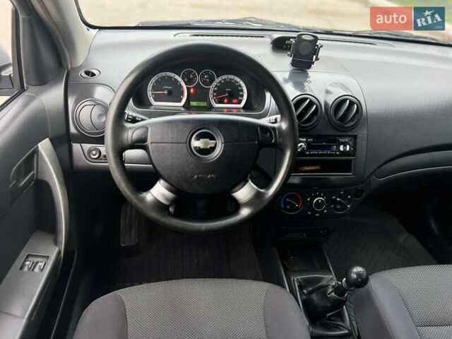 Сірий Шевроле Авео, об'ємом двигуна 1.5 л та пробігом 188 тис. км за 4399 $, фото 14 на Automoto.ua