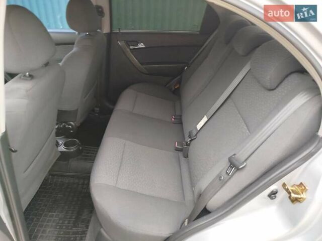 Серый Шевроле Авео, объемом двигателя 1.4 л и пробегом 154 тыс. км за 6100 $, фото 10 на Automoto.ua