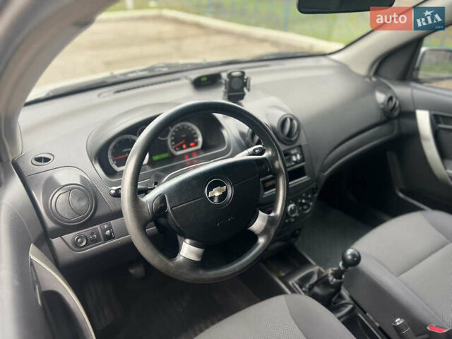 Сірий Шевроле Авео, об'ємом двигуна 1.5 л та пробігом 188 тис. км за 4399 $, фото 12 на Automoto.ua
