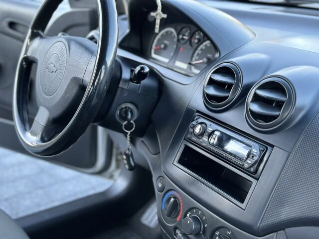Серый Шевроле Авео, объемом двигателя 1.5 л и пробегом 190 тыс. км за 2850 $, фото 11 на Automoto.ua