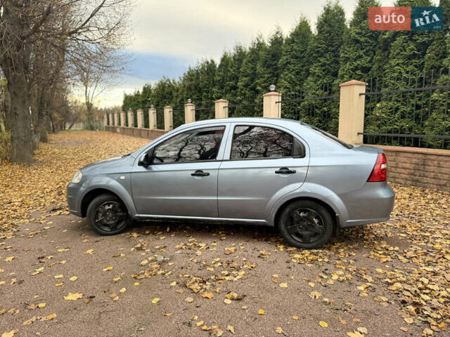 Серый Шевроле Авео, объемом двигателя 1.5 л и пробегом 253 тыс. км за 2900 $, фото 5 на Automoto.ua