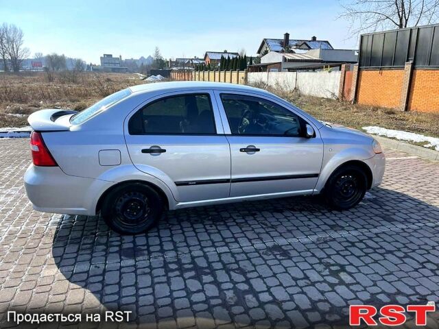 Серый Шевроле Авео, объемом двигателя 15 л и пробегом 253 тыс. км за 3500 $, фото 3 на Automoto.ua