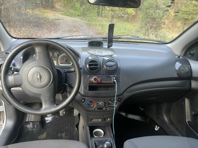 Серый Шевроле Авео, объемом двигателя 1.5 л и пробегом 313 тыс. км за 2450 $, фото 9 на Automoto.ua