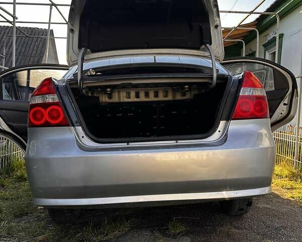 Серый Шевроле Авео, объемом двигателя 1.5 л и пробегом 276 тыс. км за 3200 $, фото 9 на Automoto.ua