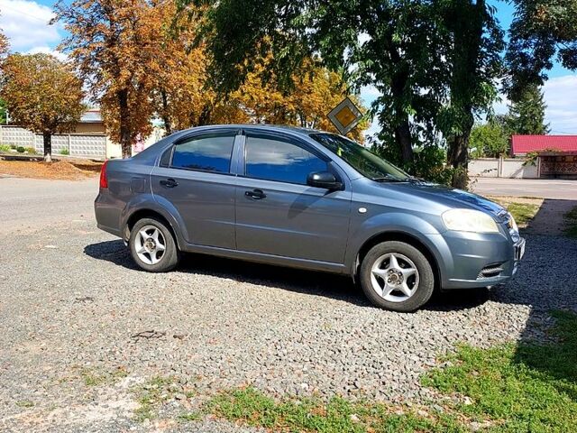 Серый Шевроле Авео, объемом двигателя 1.8 л и пробегом 245 тыс. км за 3600 $, фото 1 на Automoto.ua