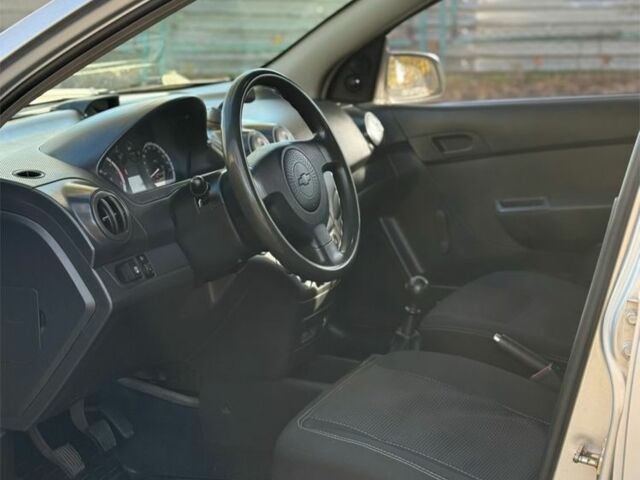 Серый Шевроле Авео, объемом двигателя 1.5 л и пробегом 263 тыс. км за 3400 $, фото 4 на Automoto.ua