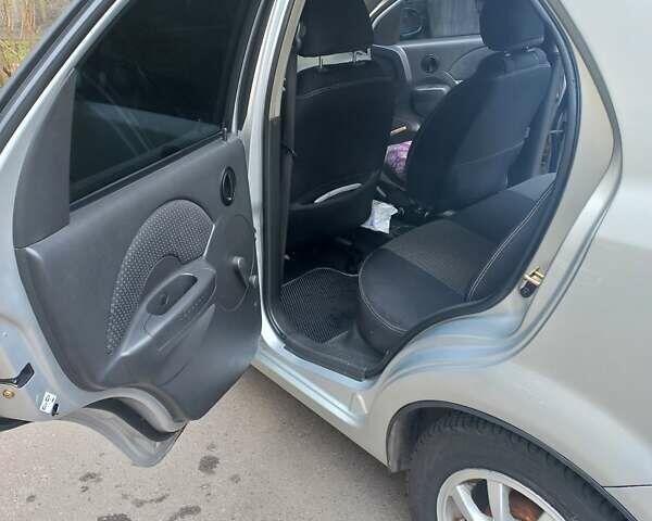 Сірий Шевроле Авео, об'ємом двигуна 1.5 л та пробігом 148 тис. км за 3700 $, фото 27 на Automoto.ua