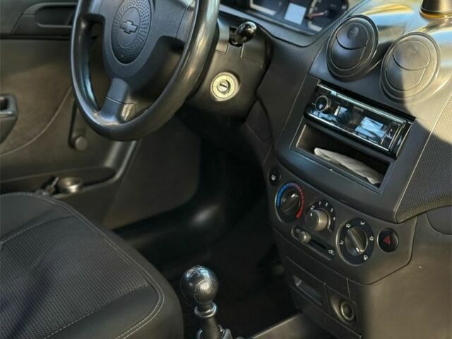 Серый Шевроле Авео, объемом двигателя 1.5 л и пробегом 263 тыс. км за 3400 $, фото 6 на Automoto.ua
