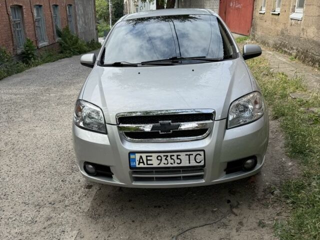 Серый Шевроле Авео, объемом двигателя 1.5 л и пробегом 220 тыс. км за 2450 $, фото 1 на Automoto.ua