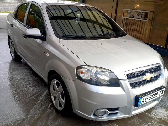 Серый Шевроле Авео, объемом двигателя 1.5 л и пробегом 228 тыс. км за 3400 $, фото 2 на Automoto.ua