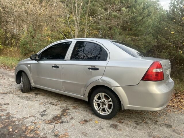 Серый Шевроле Авео, объемом двигателя 1.5 л и пробегом 313 тыс. км за 2450 $, фото 2 на Automoto.ua