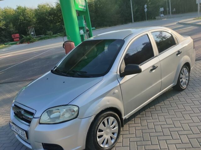 Сірий Шевроле Авео, об'ємом двигуна 1.5 л та пробігом 235 тис. км за 1850 $, фото 3 на Automoto.ua