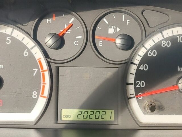 Серый Шевроле Авео, объемом двигателя 1.5 л и пробегом 202 тыс. км за 2800 $, фото 6 на Automoto.ua