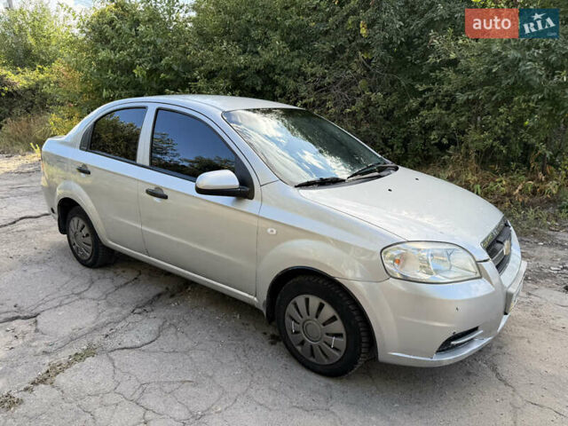 Серый Шевроле Авео, объемом двигателя 1.5 л и пробегом 289 тыс. км за 3450 $, фото 2 на Automoto.ua