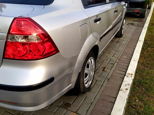 Сірий Шевроле Авео, об'ємом двигуна 1.5 л та пробігом 155 тис. км за 4099 $, фото 3 на Automoto.ua