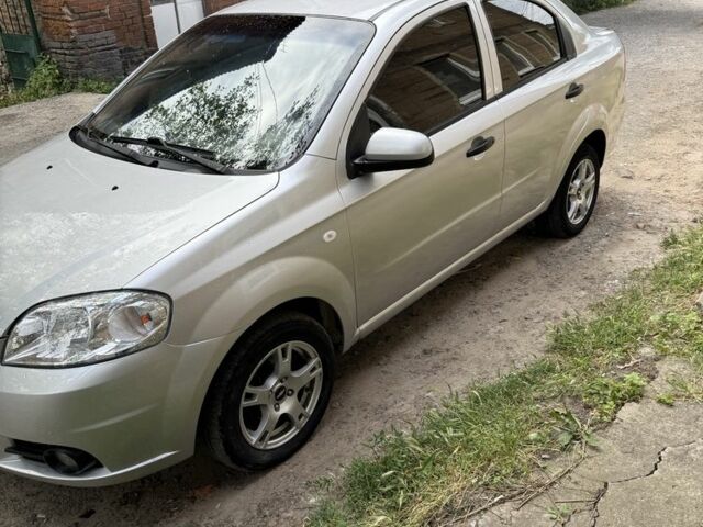 Серый Шевроле Авео, объемом двигателя 1.5 л и пробегом 220 тыс. км за 2450 $, фото 2 на Automoto.ua