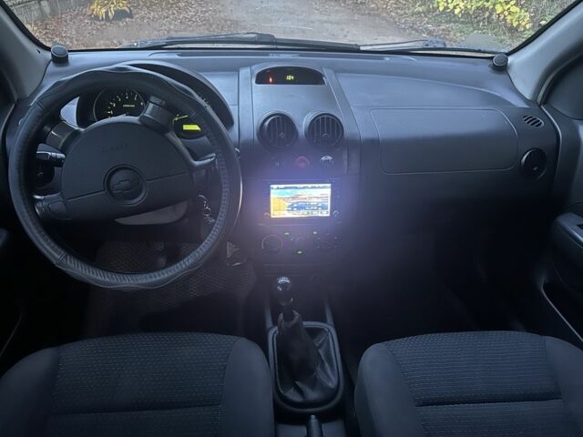 Серый Шевроле Авео, объемом двигателя 1.5 л и пробегом 296 тыс. км за 1699 $, фото 5 на Automoto.ua