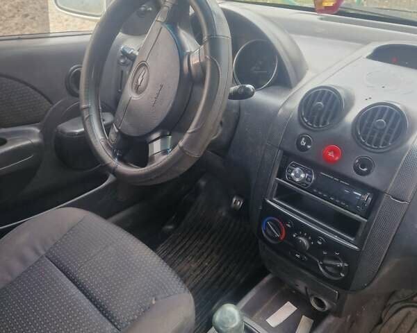 Сірий Шевроле Авео, об'ємом двигуна 1.5 л та пробігом 180 тис. км за 1650 $, фото 6 на Automoto.ua