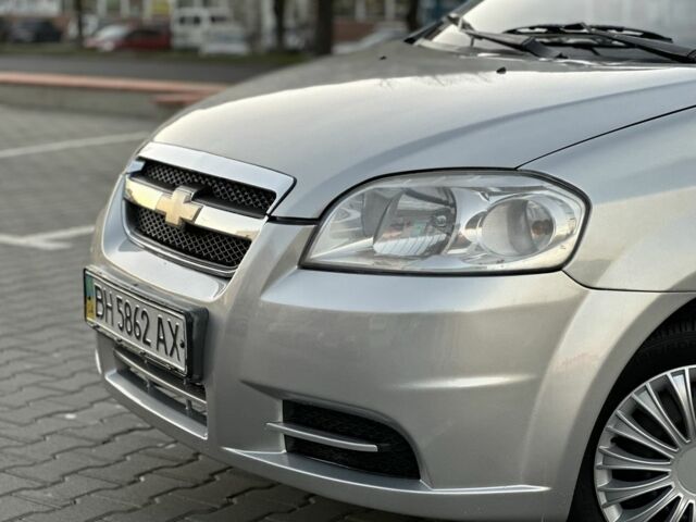 Серый Шевроле Авео, объемом двигателя 1.5 л и пробегом 230 тыс. км за 2850 $, фото 1 на Automoto.ua