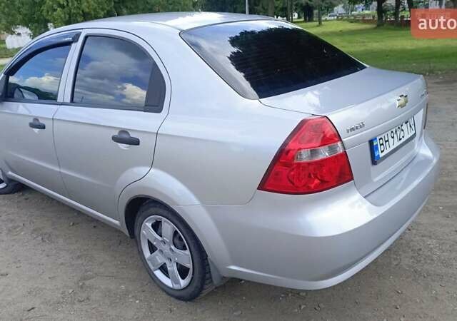 Серый Шевроле Авео, объемом двигателя 1.5 л и пробегом 214 тыс. км за 4500 $, фото 5 на Automoto.ua