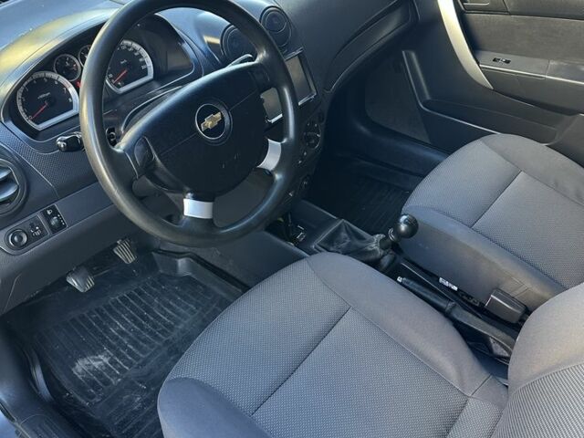 Серый Шевроле Авео, объемом двигателя 1.5 л и пробегом 227 тыс. км за 3700 $, фото 7 на Automoto.ua