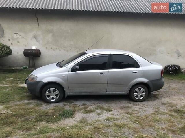 Серый Шевроле Авео, объемом двигателя 1.5 л и пробегом 250 тыс. км за 1600 $, фото 1 на Automoto.ua