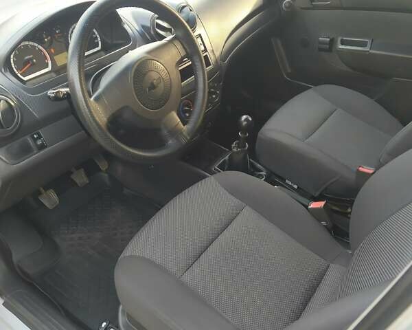 Сірий Шевроле Авео, об'ємом двигуна 1.5 л та пробігом 155 тис. км за 4099 $, фото 15 на Automoto.ua