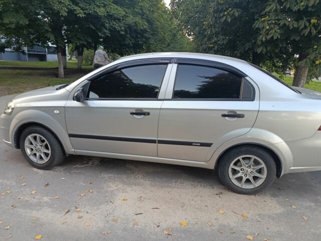 Серый Шевроле Авео, объемом двигателя 1.5 л и пробегом 168 тыс. км за 3700 $, фото 1 на Automoto.ua