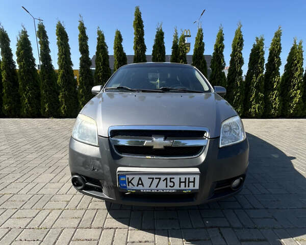 Серый Шевроле Авео, объемом двигателя 1.5 л и пробегом 249 тыс. км за 2700 $, фото 1 на Automoto.ua