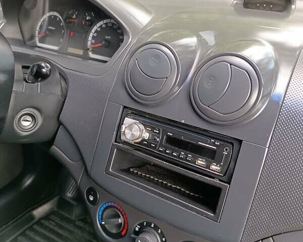 Серый Шевроле Авео, объемом двигателя 1.5 л и пробегом 289 тыс. км за 3000 $, фото 15 на Automoto.ua