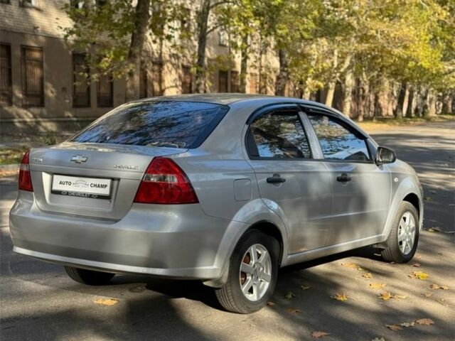 Серый Шевроле Авео, объемом двигателя 1.5 л и пробегом 263 тыс. км за 3400 $, фото 2 на Automoto.ua